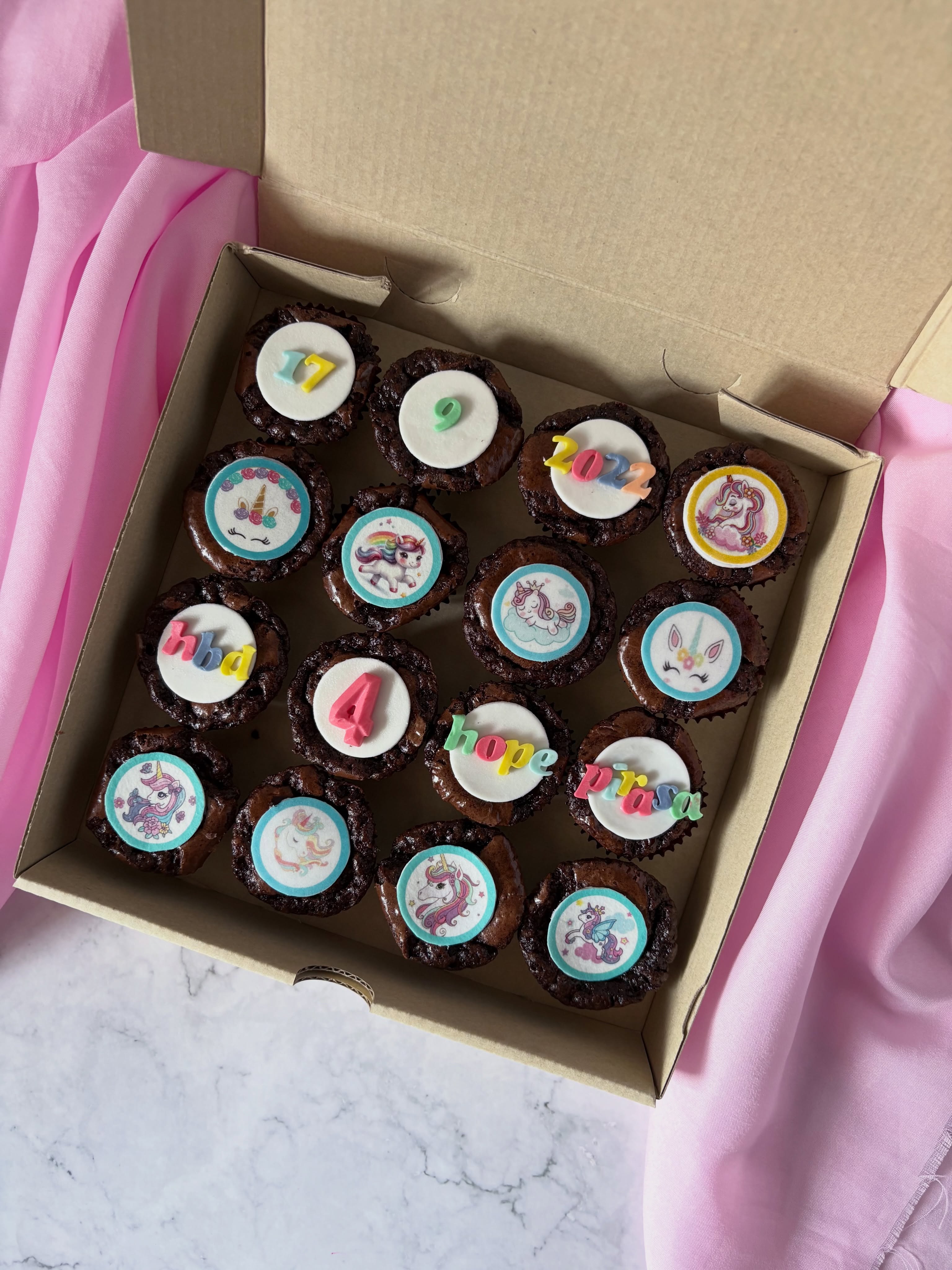 Mini cup brownie box